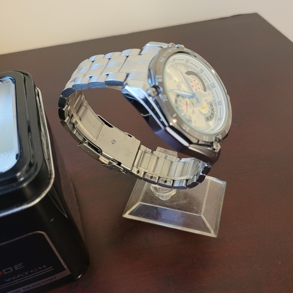 New Silver Weide Sport Men's Fashion watch with Box - Picture 3 of 4